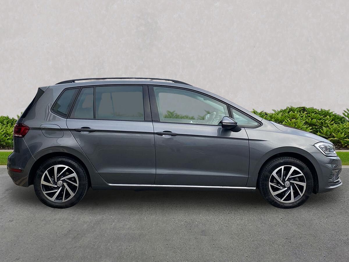 Volkswagen Golf SV