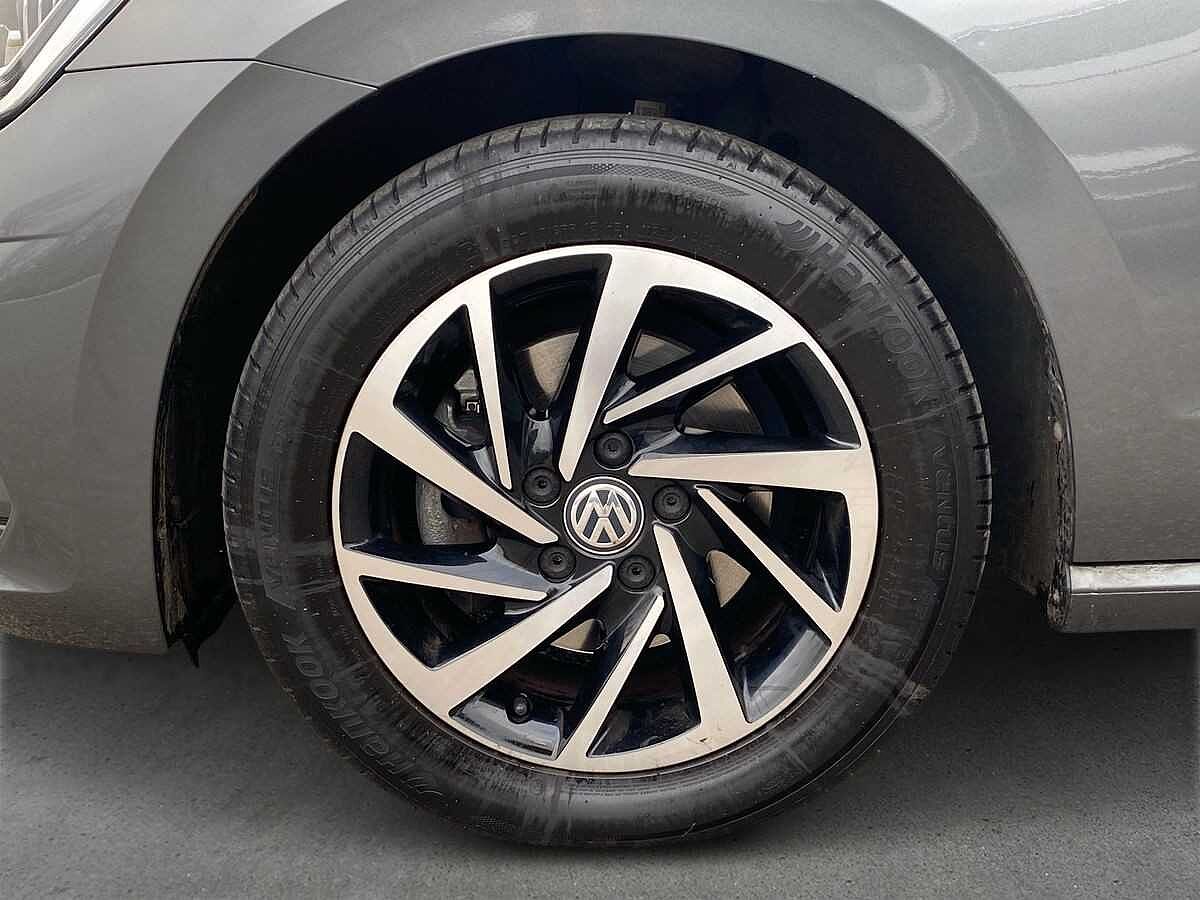 Volkswagen Golf SV