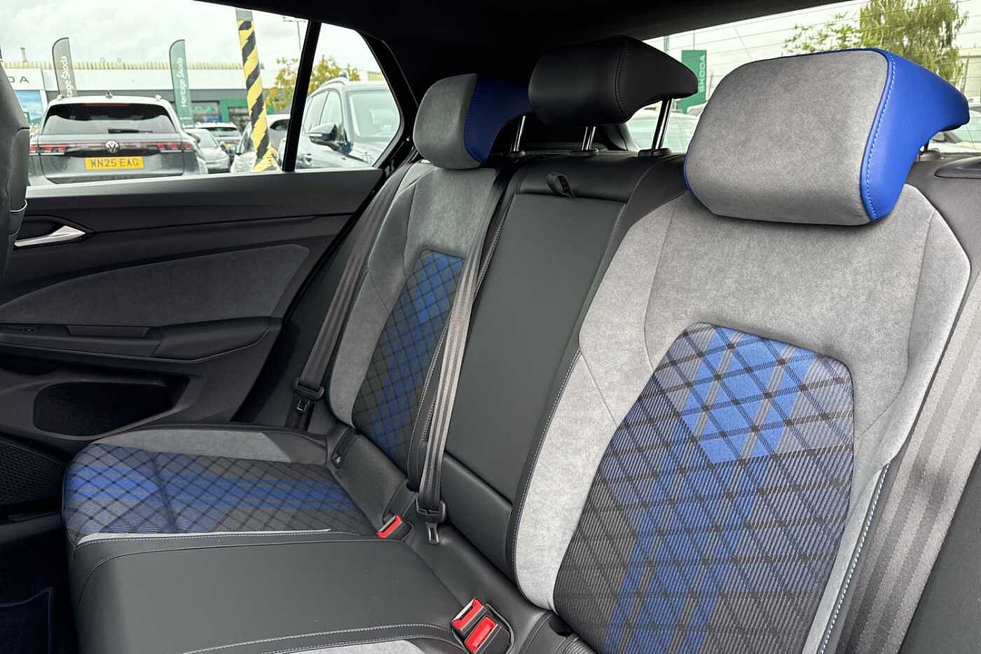 Volkswagen Golf R
