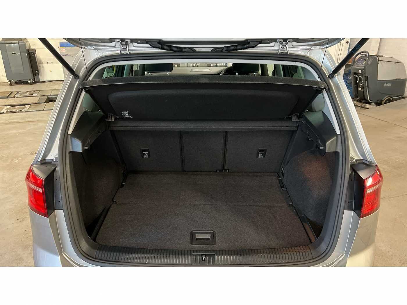 Volkswagen Golf SV